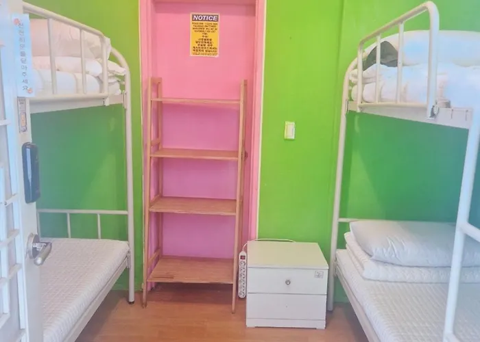 Mamas And Papas Guesthouse And Apartments In Seoul